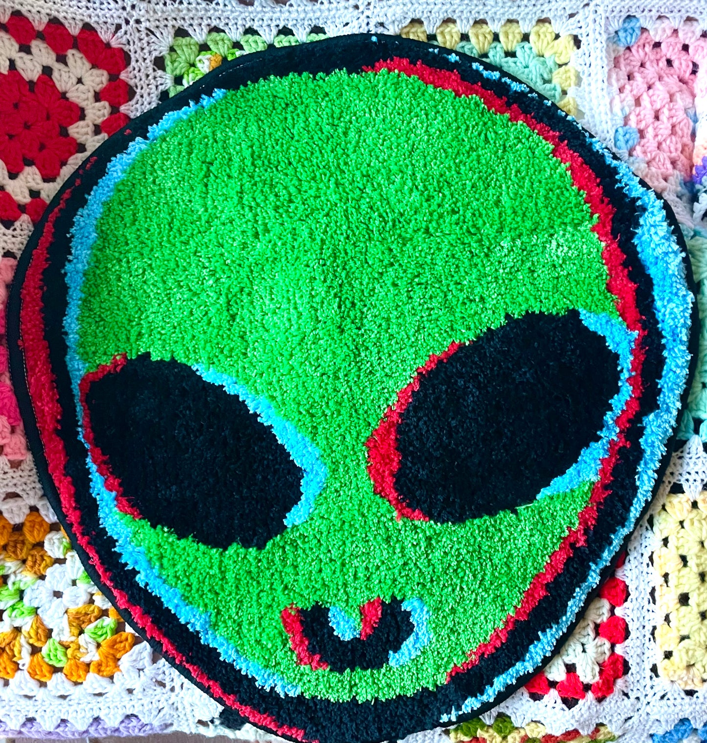 👽 Trippy Green Alien Tufted Rug Art / Mat